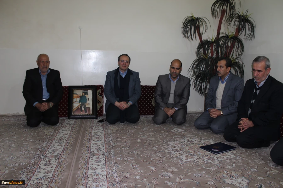 دیدار آقای دکتر مهرمحمدی با خانواده معظم شهید دانشجو-معلم علی شیروانیان 2