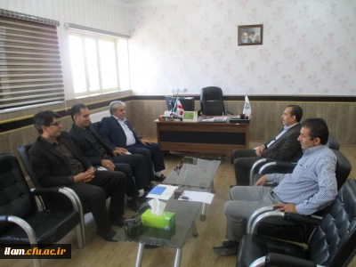 نشست سرپرست دانشگاه فرهنگیان استان با مدیر شعب بانک تجارت استان