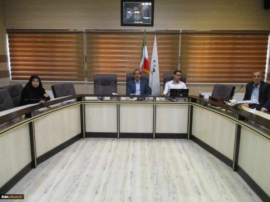 کارمند نمونه