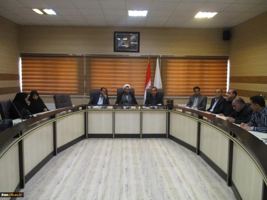 حجت الاسلام و المسلمین عابدی معاون فرهنگی و اجتماعی دانشگاه فرهنگیان در جمع کارکنان دانشگاه فرهنگیان ایلام: