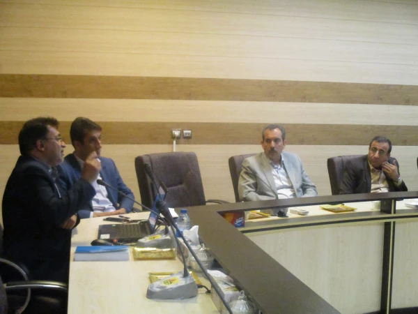 هم اندیشی اساتید و نخبگان