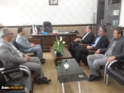 دیدار مدیرعامل بانک تجارت استان ایلام با مدیریت امور پردیس های استان