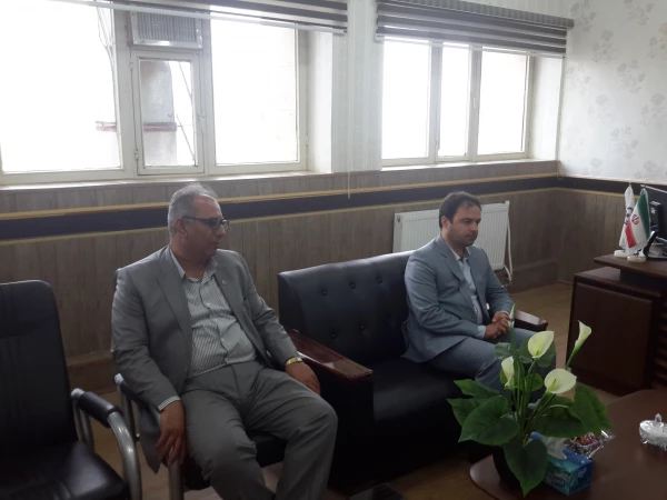 جلسه دانشگاه فرهنگیان با مدیرعامل بانک تجارت استان ایلام