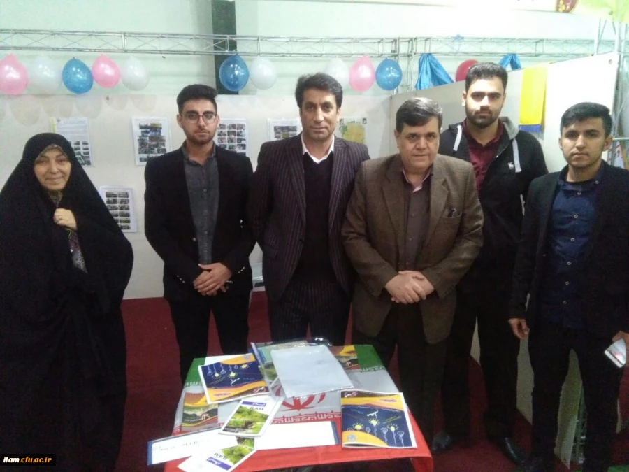 بازدید دکتر خنیفر از نمایشگاه دانشگاه فرهنگیان استان ایلام