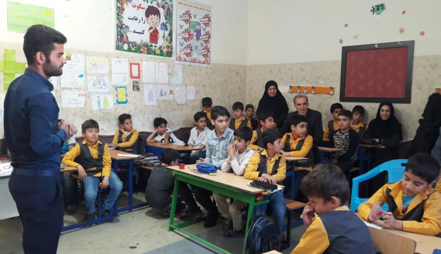 بازدید دانشگاه فرهنگیان از مدارس طرح هدف کارورزی استان