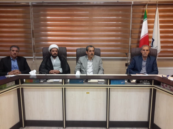 افتخار بازنشستگی دو نفر از همکاران پردیس شهید مدرس و پردیس امام جعفر صادق(ع)