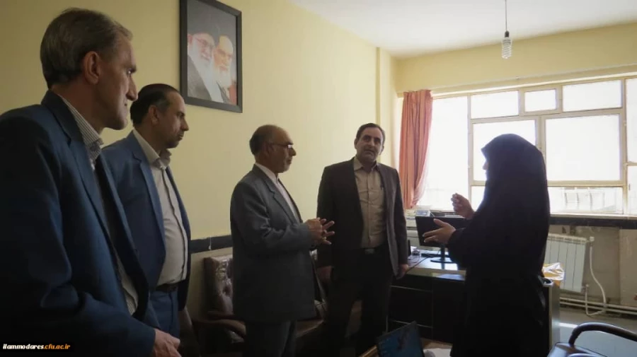 حضور آقای دکتر صالحیان در محل ثبت نام دانشجو معلمان جدیدالورود پردیس شهید مدرس