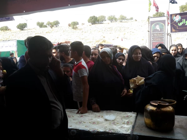 خدمات رسانی در موکب دانشگاه فرهنگیان ایلام 