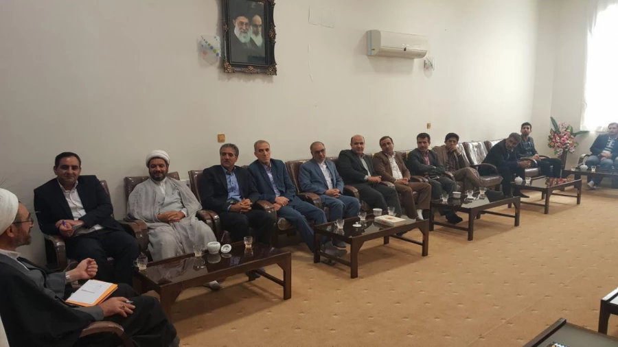 دیدار سرپرست و کارکنان دانشگاه فرهنگیان ایلام با نماینده ولی فقیه 