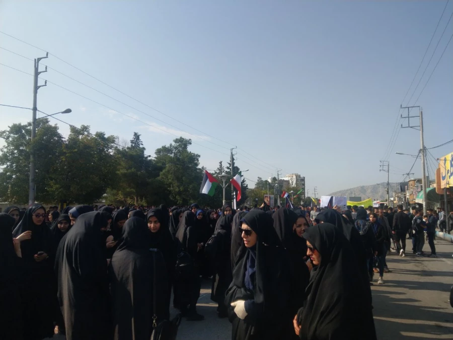 حضور اساتید، کارکنان و دانشجو معلمان پردیس امام جعفر صادق(ع) در راهپیمایی ۱۳ آبانور