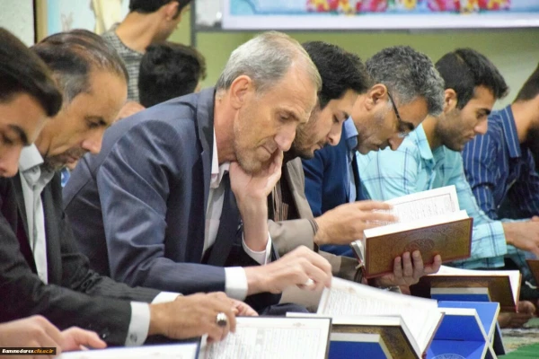 برگزاری محفل انس با قرآن به مناسب هفته ی مبارک قرآن وعترت در دانشگاه