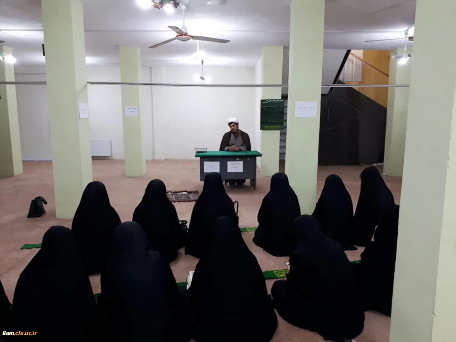 برگزاری نماز جماعت و سخنرانی به مناسبت بزرگداشت هفته قرآنی 