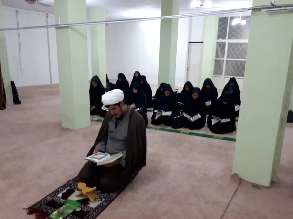 محفل انس با قرآن در نمازخانه پردیس امام جعفر صادق(ع)