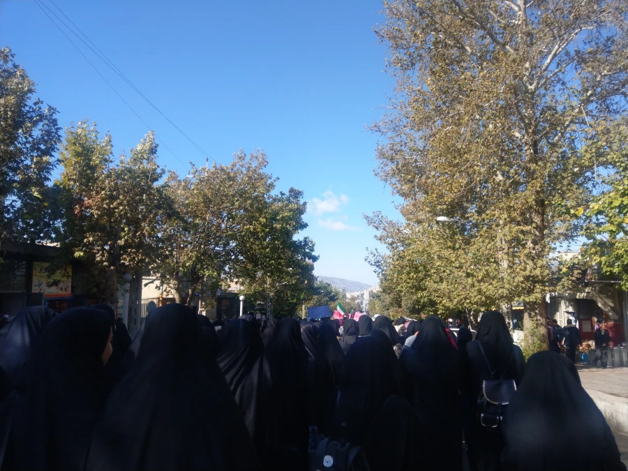 حضور دانشجومعلمان پردیس امام جعفر صادق(ع) در راهپیمایی عظیم مردمی علیه گروهک های اختشاشگر