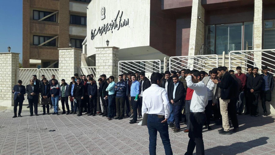 بازدید علمی- پژوهشی دانشجویان پردیس شهید مدرس از کتابخانه مرکزی ایلام