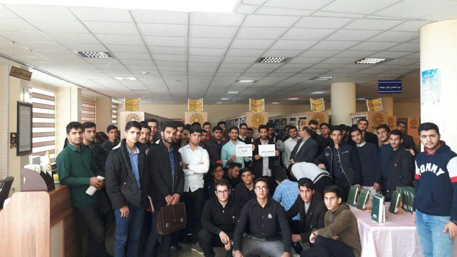 بازدید علمی- پژوهشی دانشجویان پردیس شهید مدرس از کتابخانه مرکزی ایلام