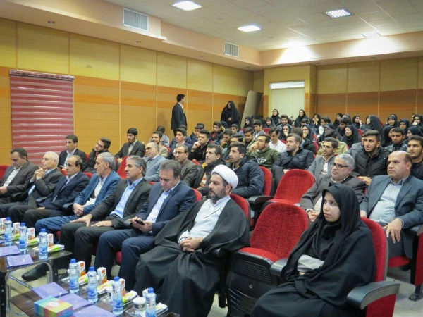 مراسم هفته پژوهش در دانشگاه فرهنگیان ایلام با حضور پیش کسوتان 