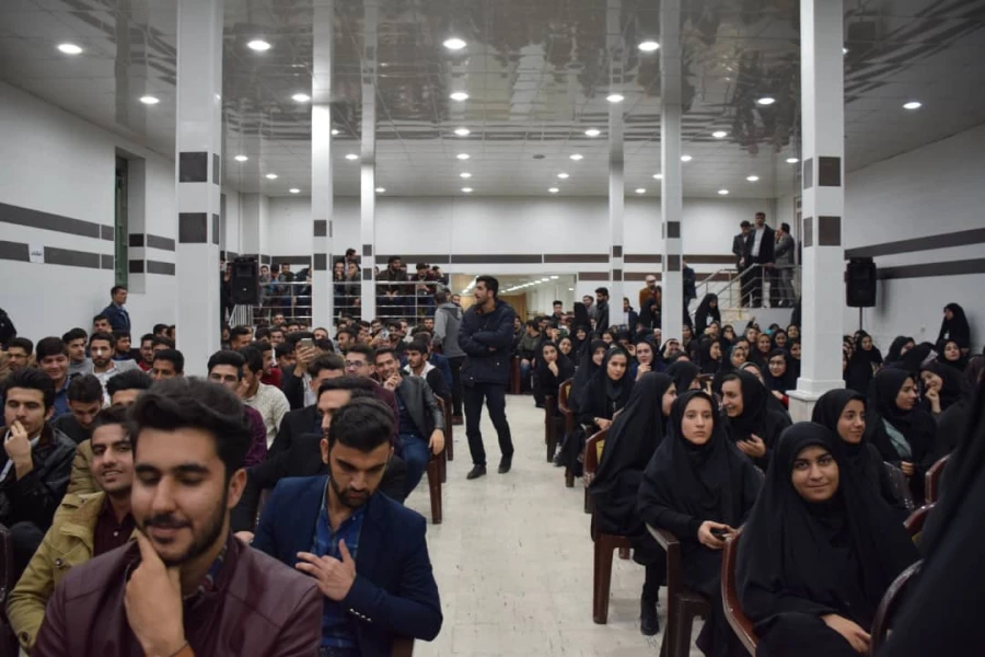 جلسه مناظره بین نامزدهای انتخابات یازدهمین دوره مجلس شورای اسلامی در دانشگاه فرهنگیان استان ایلام