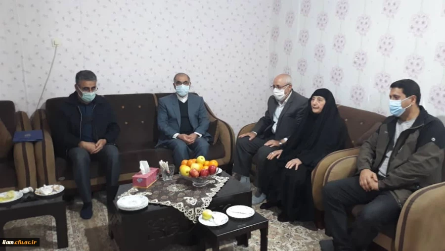 دیدار مسئولین دانشگاه با خانواده ی دانشجو معلم شهید علی شیروانیان 