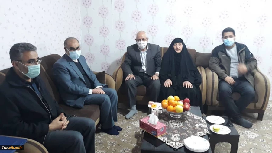 دیدار مسئولین دانشگاه با خانواده ی دانشجو معلم شهید علی شیروانیان 