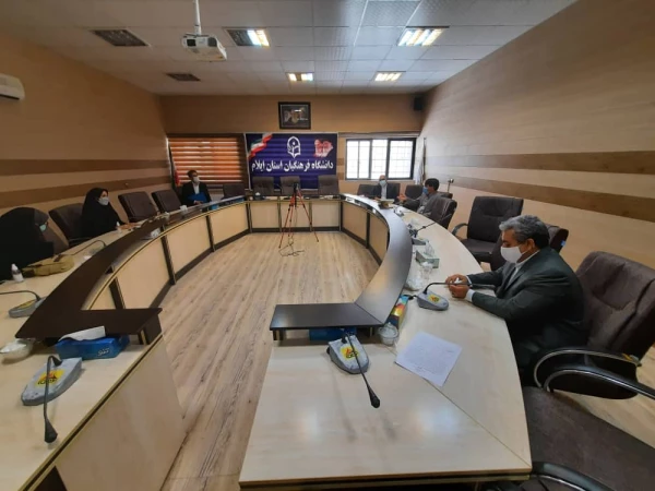 جلسه گروه آموزشی با حضور مدیر گروه و اساتید دانشگاه 