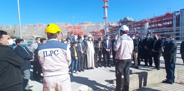 بازدید کارکنان و اساتید دانشگاه فرهنگیان از پتروشیمی استان 2