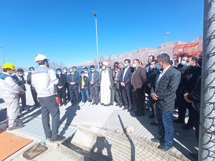 بازدید کارکنان و اساتید دانشگاه فرهنگیان از پتروشیمی استان 3