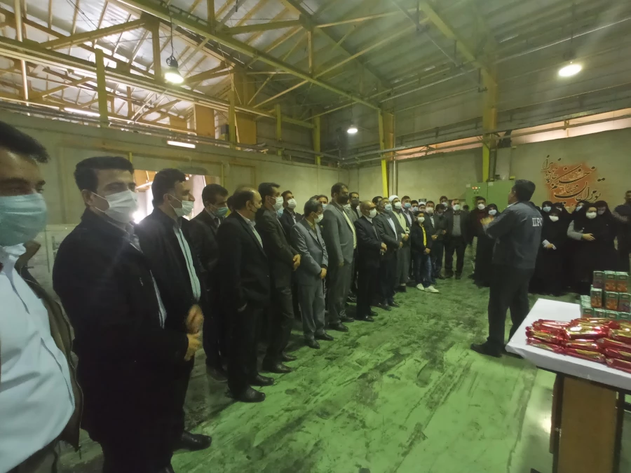 بازدید کارکنان و اساتید دانشگاه فرهنگیان از پتروشیمی استان 4