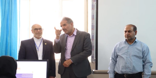 بازدید معاون آموزش متوسطه اداره کل آموزش و پرورش استان ایلام از محل برگزاری آزمون حضوری  ـ الکترونیکی مهارت آموزان سری پنجم نیروهای مشمول قانون تعیین تکلیف وزارت آموزش و پرورش و افراد جامانده از سنوات قبل در دانشگاه فرهنگیان استان ایلام  2