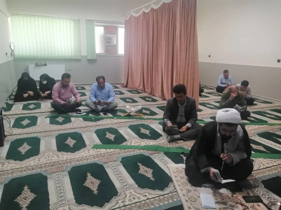 برگزاری مراسم پرفیض و معنوی قرائت زیارت عاشورا در دانشگاه فرهنگیان استان ایلام 4