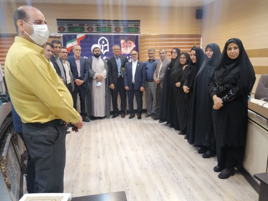 برگزاری مراسم تجلیل از خدمات ارزشمند دو نفر از کارکنان دانشگاه فرهنگیان استان ایلام 6