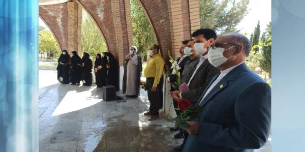 زیارت مزار شهدای گمنام توسط کارکنان و جمعی از دانشجویان دانشگاه فرهنگیان استان ایلام در هفته دفاع مقدس 2