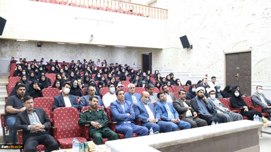 برگزاری آیین پاسداشت شعر و ادب فارسی و گرامیداشت استاد شهریار توسط دانشگاه فرهنگیان استان ایلام با همکاری اداره کل آموزش و پرورش و اداره کل کتابخانه های عمومی استان ایلام 7