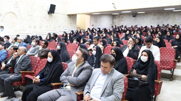 برگزاری آیین پاسداشت شعر و ادب فارسی و گرامیداشت استاد شهریار توسط دانشگاه فرهنگیان استان ایلام با همکاری اداره کل آموزش و پرورش و اداره کل کتابخانه های عمومی استان ایلام 8