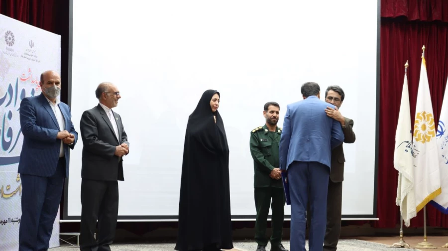 برگزاری آیین پاسداشت شعر و ادب فارسی و گرامیداشت استاد شهریار توسط دانشگاه فرهنگیان استان ایلام با همکاری اداره کل آموزش و پرورش و اداره کل کتابخانه های عمومی استان ایلام 14