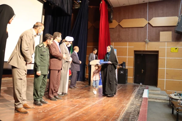 برگزاری مراسم آغاز سال تحصیلی و آئین استقبال از نودانشجو معلمان در دانشگاه فرهنگیان استان ایلام 9