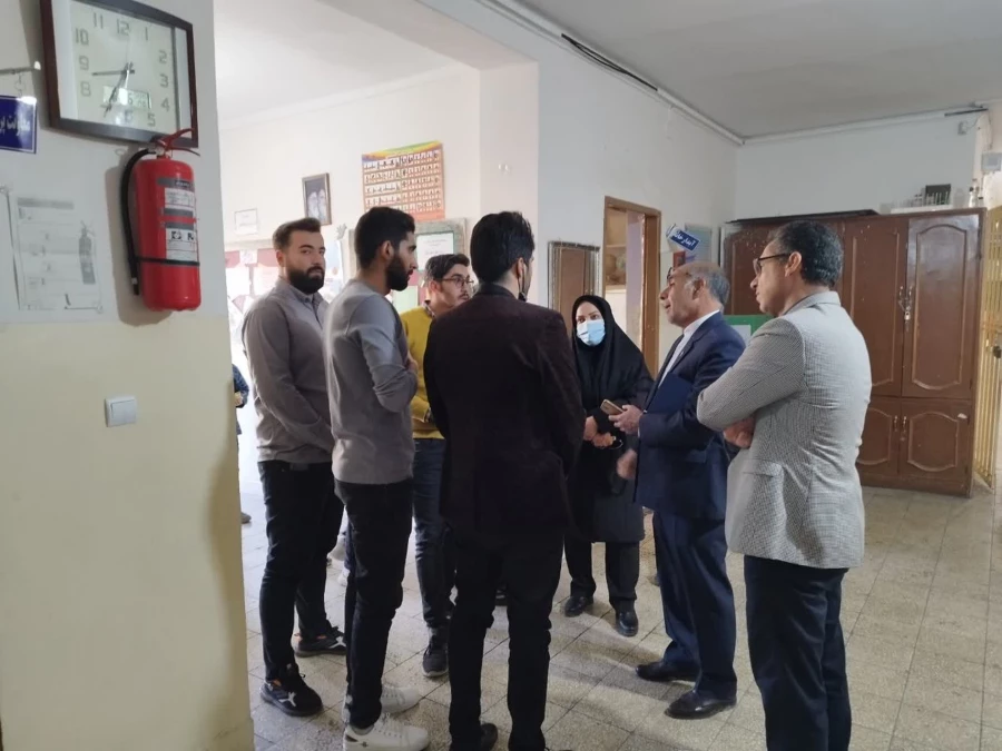 بازدید دکتر رمضان پیری سرپرست مدیریت امور پردیس های دانشگاه فرهنگیان استان ایلام از مدارس مجری کارورزی 3