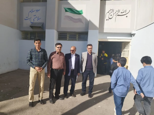 بازدید دکتر رمضان پیری سرپرست مدیریت امور پردیس های دانشگاه فرهنگیان استان ایلام از مدارس مجری کارورزی 5