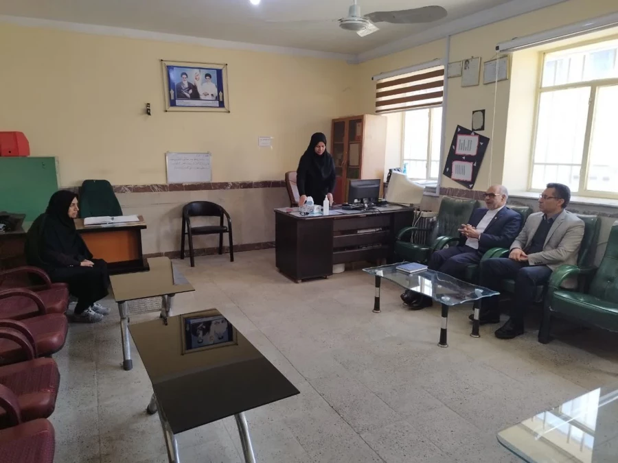 بازدید دکتر رمضان پیری سرپرست مدیریت امور پردیس های دانشگاه فرهنگیان استان ایلام از مدارس مجری کارورزی 8