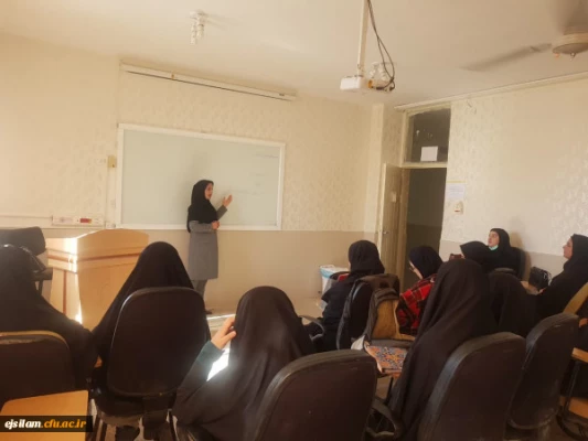 برگزاری کلاس های هلال احمر در پردیس امام جعفر صادق (ع) 2