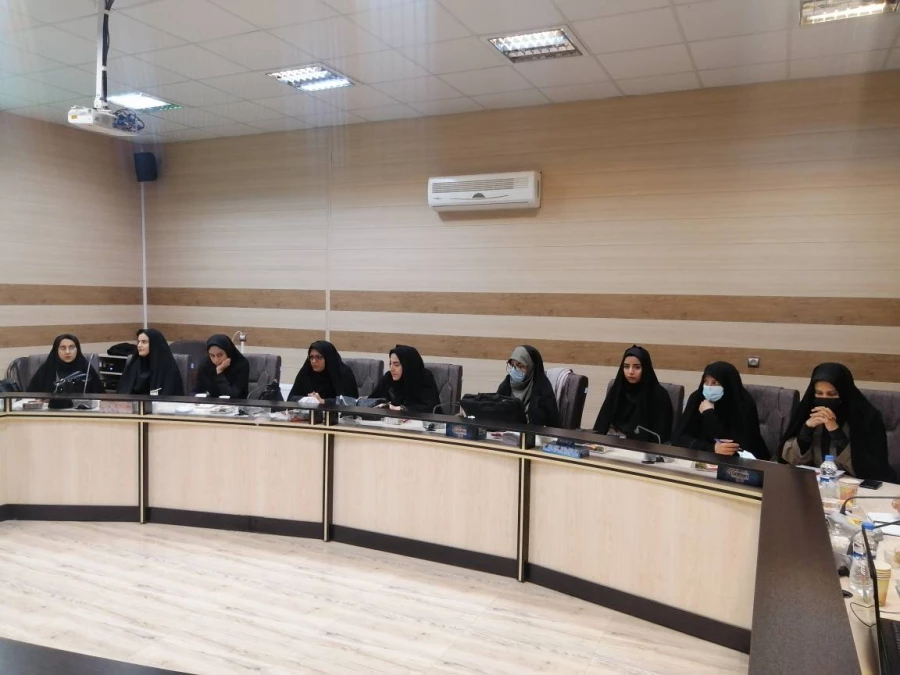 آیین گرامیداشت هفته پژوهش و تجلیل از پژوهشگران برگزیده استانی در دانشگاه فرهنگیان استان ایلام 3