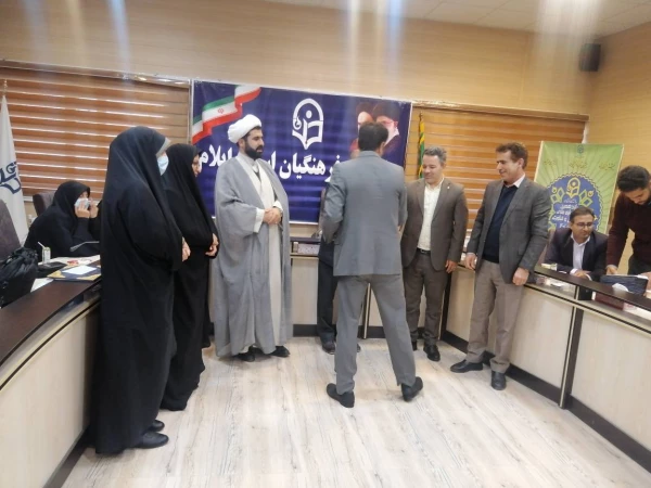 آیین گرامیداشت هفته پژوهش و تجلیل از پژوهشگران برگزیده استانی در دانشگاه فرهنگیان استان ایلام 6