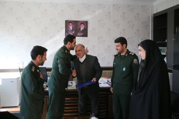 حضور جناب سرهنگ فولادی مدیرکل بنیاد و حفظ آثار و نشر ارزش های دفاع مقدس استان ایلام و هیئت همراه در دانشگاه فرهنگیان استان ایلام 3