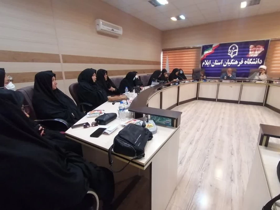 آیین تکریم و معارفه سرپرستان قدیم و جدید پردیس امام جعفر صادق (ع) دانشگاه فرهنگیان ایلام 2