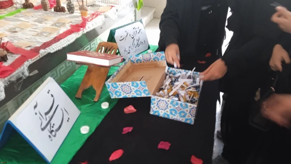 برپایی ایستگاه قرآنی به مناسبت بزرگداشت هفته قرآن و عترت در دانشگاه ها  5