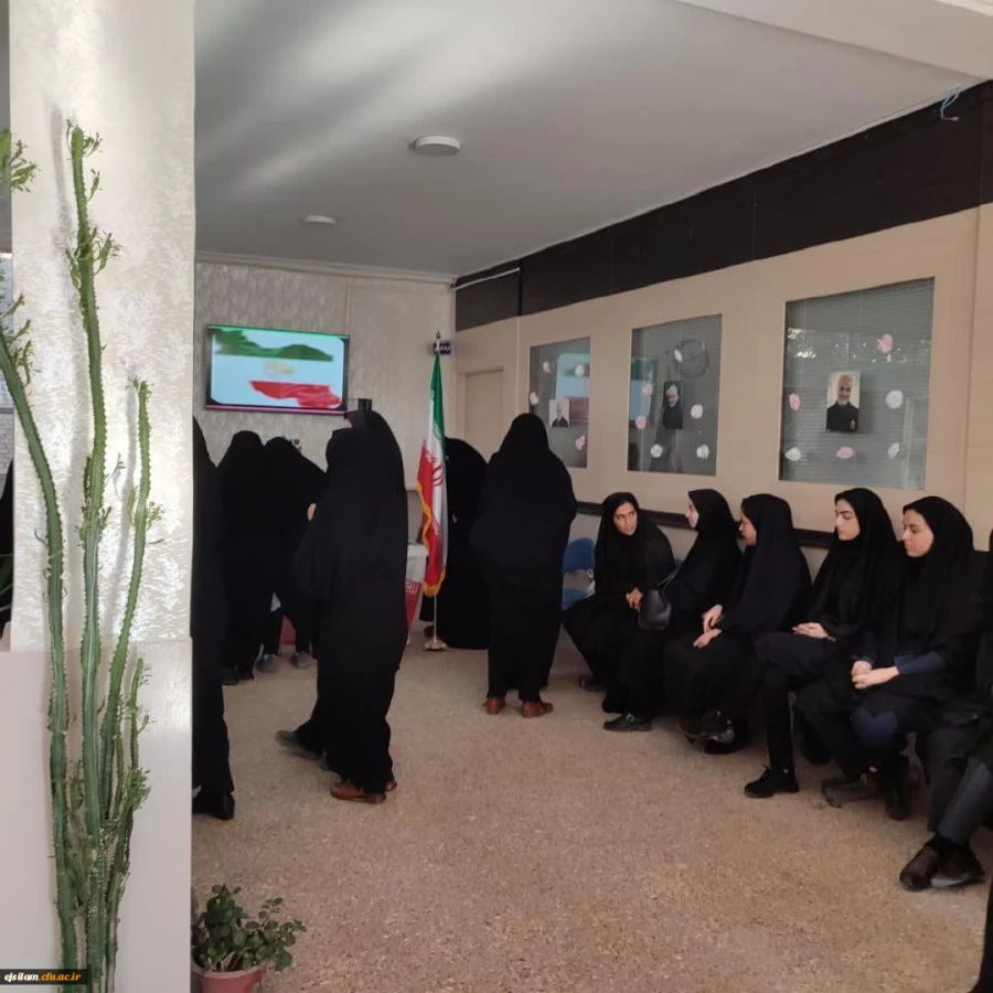 حضور مدیر کل آموزش و پرورش ایلام جناب آقای دکتر درویشی و سرپرست مدیریت امور پردیس های دانشگاه فرهنگیان جناب آقای دکتر پیری و هیئت همراه، در جمع دانشجو معلمان پردیس امام جعفر صادق(ع) بمناسبت 16 آذر « روز دانشجو» 2