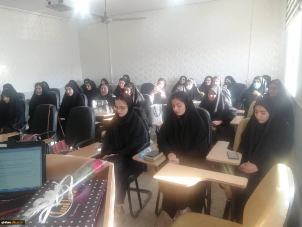 حضور مدیر کل آموزش و پرورش ایلام جناب آقای دکتر درویشی و سرپرست مدیریت امور پردیس های دانشگاه فرهنگیان جناب آقای دکتر پیری و هیئت همراه، در جمع دانشجو معلمان پردیس امام جعفر صادق(ع) بمناسبت 16 آذر « روز دانشجو» 2