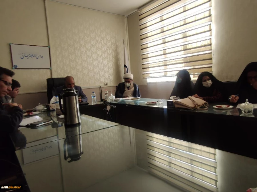 دهمین جلسه شورای پردیس امام جعفر صادق(ع) و تکریم همکار بازنشسته جناب آقای قنبری 2