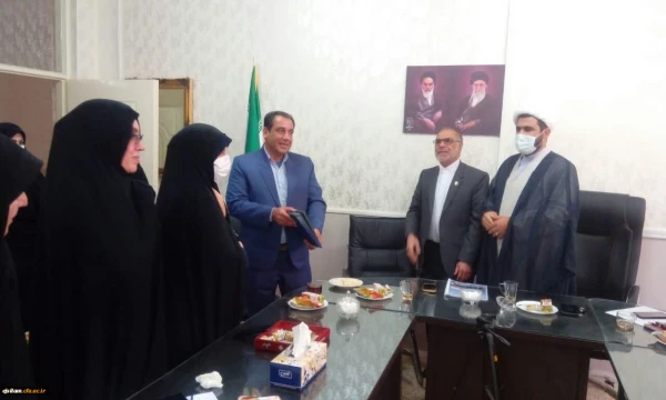 دهمین جلسه شورای پردیس امام جعفر صادق(ع) و تکریم همکار بازنشسته جناب آقای قنبری 2