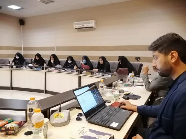 دفتر هم اندیشی و بسیج اساتید دانشگاه فرهنگیان استان ایلام برگزار نمود: 10